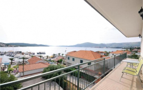Гостиница Two-Bedroom Apartment with Sea View in Okrug Gornji  Трогир